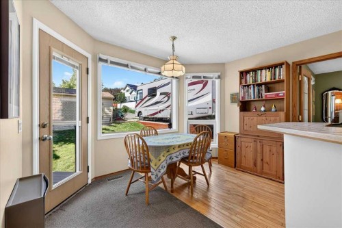 14 Hawkdale Gate Nw, Calgary, AB 