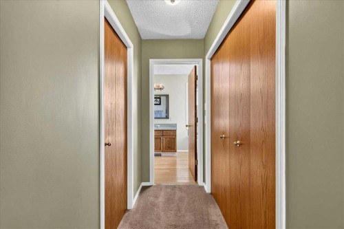 14 Hawkdale Gate Nw, Calgary, AB 