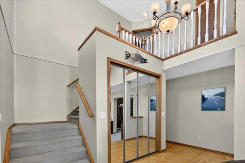 14 Hawkdale Gate Nw, Calgary, AB 