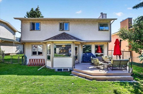 14 Hawkdale Gate Nw, Calgary, AB 