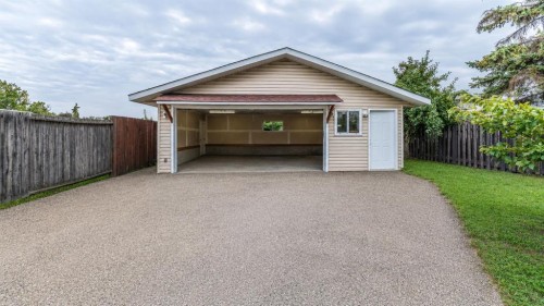 48 Doverglen Crescent Se, Calgary, AB 