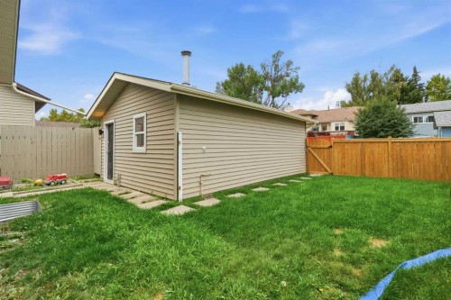 15 Deersaxon Road Se, Calgary, AB 
