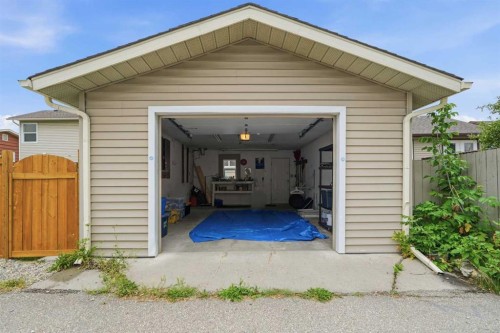 15 Deersaxon Road Se, Calgary, AB 