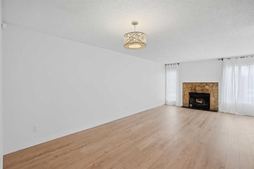 15 Deersaxon Road Se, Calgary, AB 