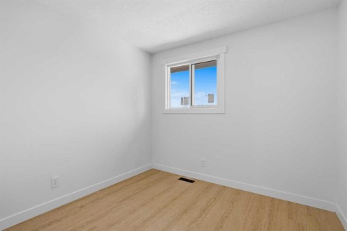 209-5404 10 Avenue Se, Calgary, AB 