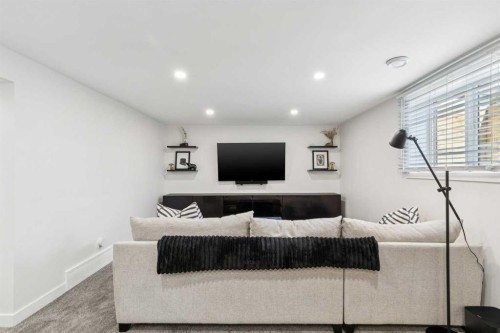 507 Cantrell Drive Sw, Calgary, AB 