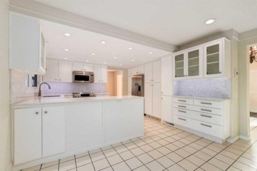 116 Pump Hill Bay Sw, Calgary, AB 