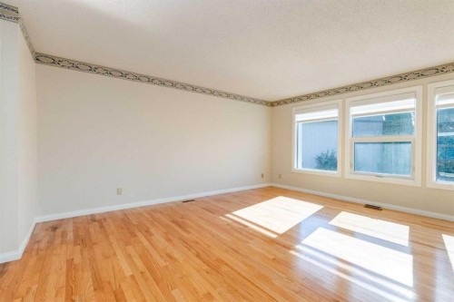 116 Pump Hill Bay Sw, Calgary, AB 