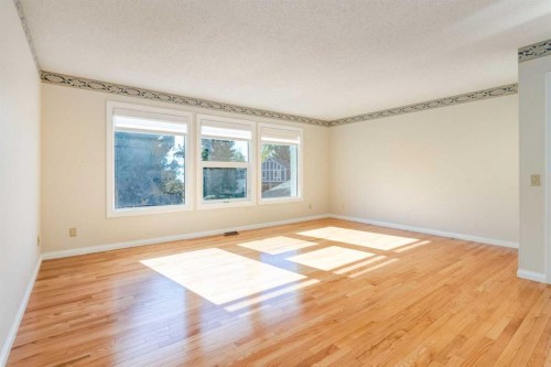 116 Pump Hill Bay Sw, Calgary, AB 