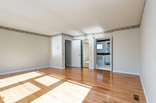 116 Pump Hill Bay Sw, Calgary, AB 