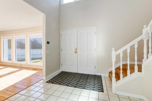 116 Pump Hill Bay Sw, Calgary, AB 