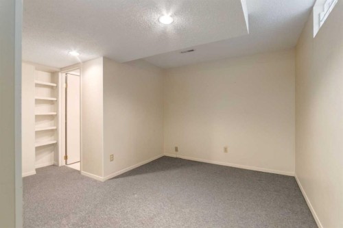 116 Pump Hill Bay Sw, Calgary, AB 