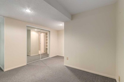 116 Pump Hill Bay Sw, Calgary, AB 