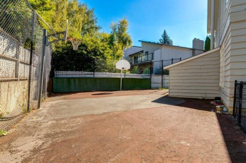116 Pump Hill Bay Sw, Calgary, AB 