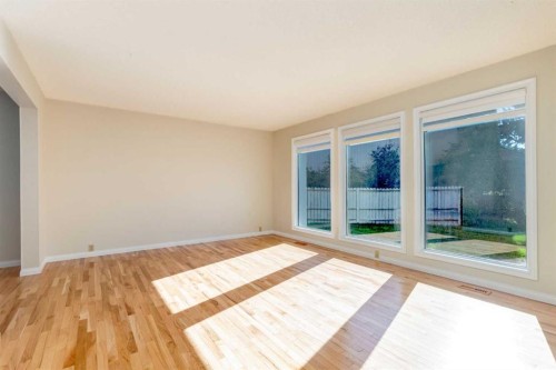 116 Pump Hill Bay Sw, Calgary, AB 