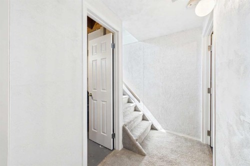 25 Hilton Avenue Nw, Calgary, AB 