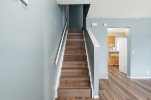 4235 49 Street Ne, Calgary, AB 