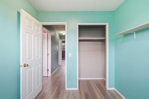 4235 49 Street Ne, Calgary, AB 