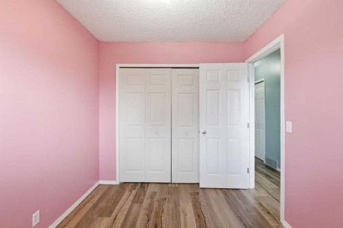 4235 49 Street Ne, Calgary, AB 