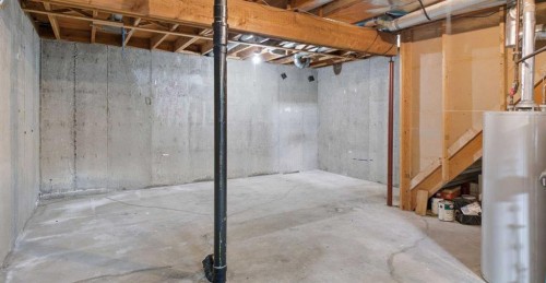 4235 49 Street Ne, Calgary, AB 