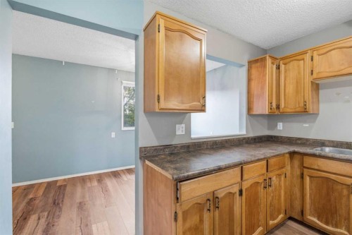 4235 49 Street Ne, Calgary, AB 