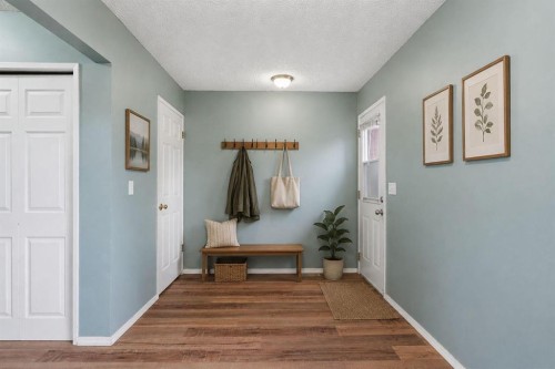 4235 49 Street Ne, Calgary, AB 