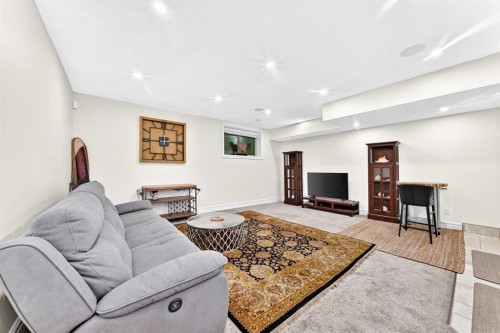 723 4 Street Nw, Calgary, AB 