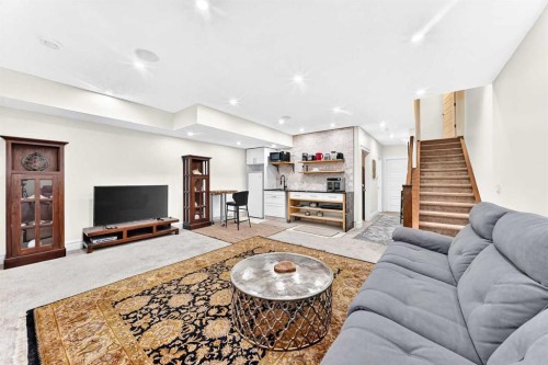 723 4 Street Nw, Calgary, AB 