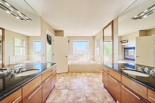 32 Evercreek Bluffs Crescent Sw, Calgary, AB 