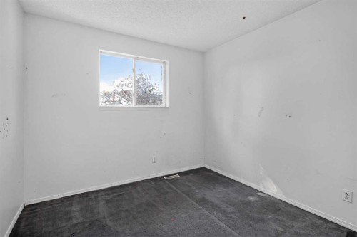 17 Sandpiper Link Nw, Calgary, AB 