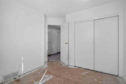 17 Sandpiper Link Nw, Calgary, AB 