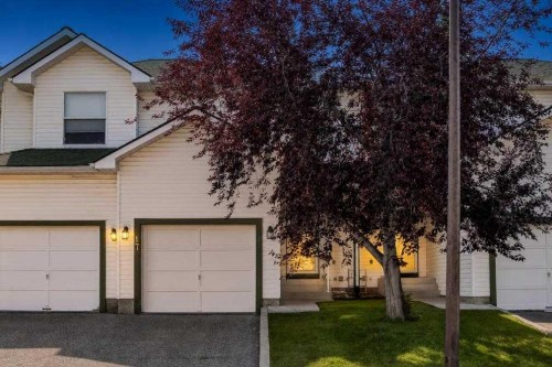 17 Sandpiper Link Nw, Calgary, AB 