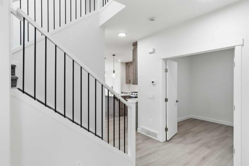 505 Corner Meadows Way Ne, Calgary, AB 