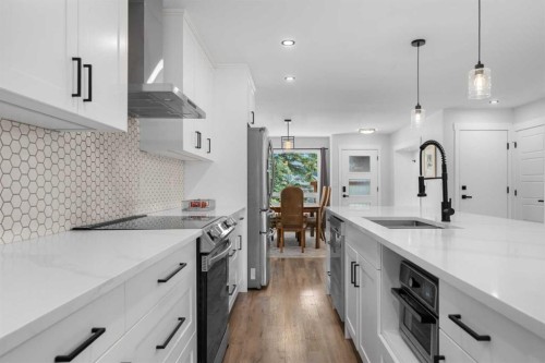 49 Sunlake Road Se, Calgary, AB 