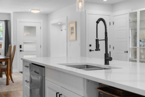 49 Sunlake Road Se, Calgary, AB 
