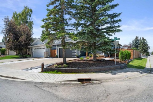 49 Sunlake Road Se, Calgary, AB 