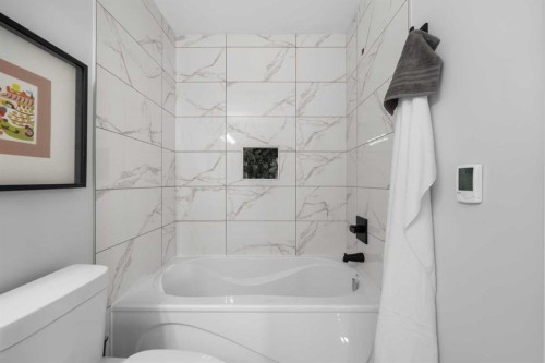 49 Sunlake Road Se, Calgary, AB 