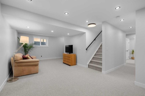 49 Sunlake Road Se, Calgary, AB 