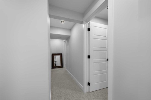 49 Sunlake Road Se, Calgary, AB 