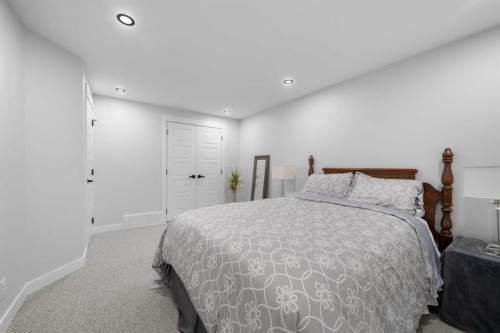 49 Sunlake Road Se, Calgary, AB 