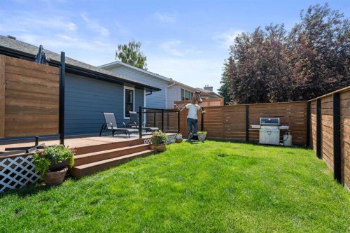 49 Sunlake Road Se, Calgary, AB 