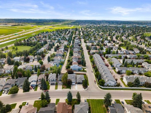 49 Sunlake Road Se, Calgary, AB 