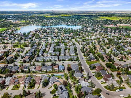 49 Sunlake Road Se, Calgary, AB 
