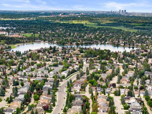 49 Sunlake Road Se, Calgary, AB 