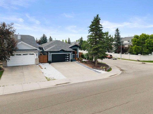 49 Sunlake Road Se, Calgary, AB 