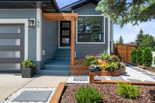 49 Sunlake Road Se, Calgary, AB 