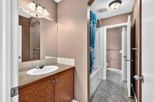 342 Prestwick Circle Se, Calgary, AB 