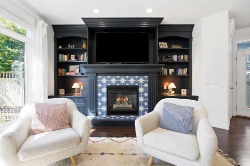 2025 45 Avenue Sw, Calgary, AB - Indoor Photo Showing Living Room With Fireplace