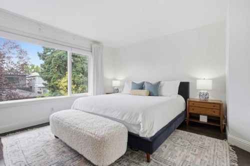2025 45 Avenue Sw, Calgary, AB - Indoor Photo Showing Bedroom