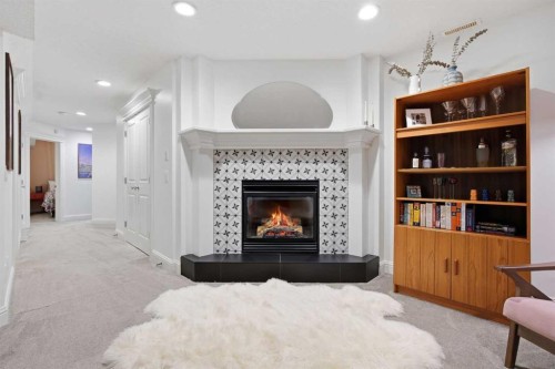 2025 45 Avenue Sw, Calgary, AB - Indoor With Fireplace